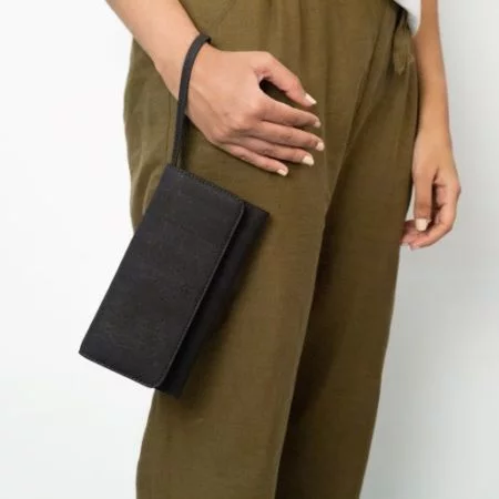 Ela Trifold Wallet Black Hanging