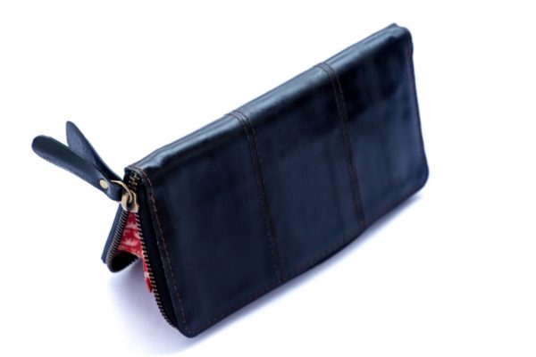 Faming Lips Tube Ladies Wallet (Upcycled)