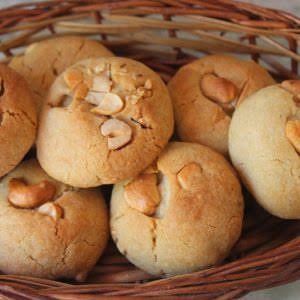Wheat Cashew Cookies