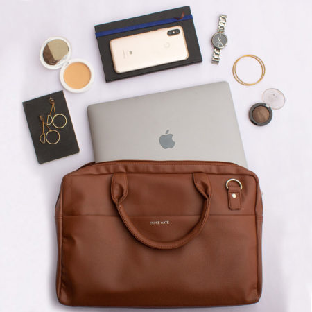 laptop-brown-lifestyle