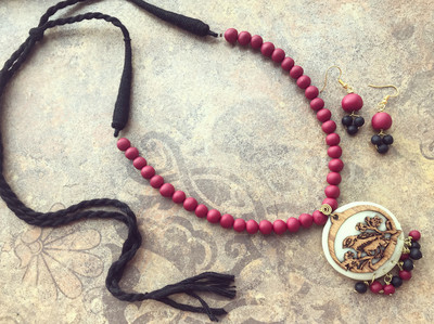 Maroon-Bird Necklace set