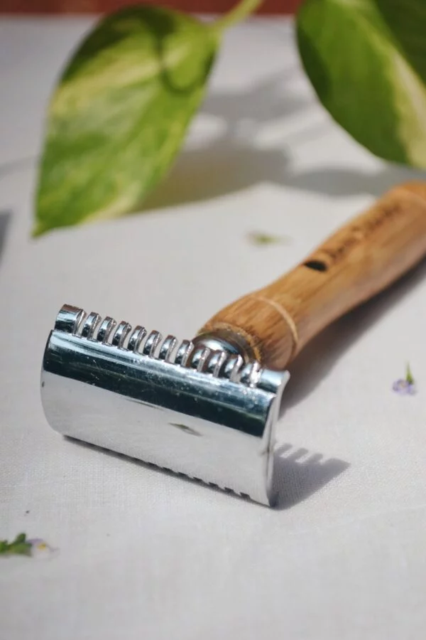 Reusable Bamboo Safety Razor (Double Edged) - Image 2