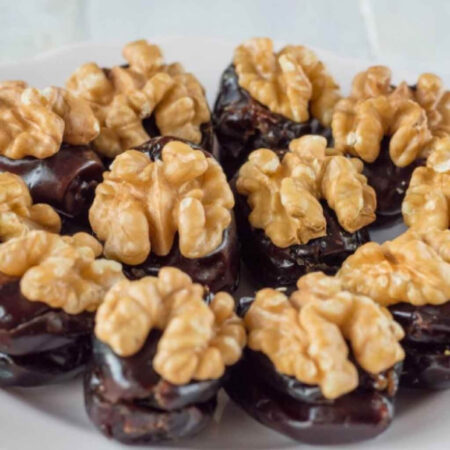 Dates With Walnuts